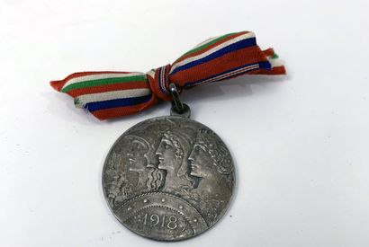 null Belle médaille Italienne non officielle, module rond en argent, seulement attribuée...
