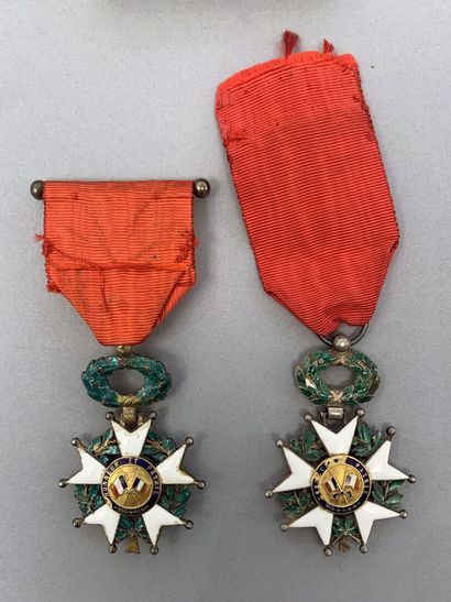 null Deux étoiles de chevalier de la Légion d'Honneur type IIIeme République dont...