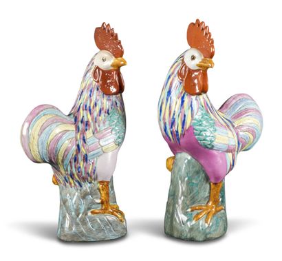 null Pair of roosters in Famille Rose style.
China, Canton, ,XXth
H: 35 cm.
