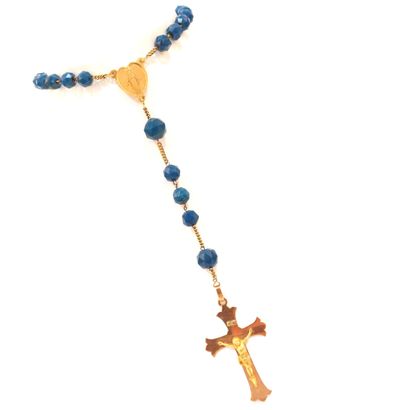 null Chapelet et croix Sainte Vierge en or, grains en lapis lazuli facetté 

Poinçons...