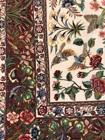 null Tapis d'Iran - origine Ghoum

Velours : laine. Chaînes : coton

202 x 140 cm...