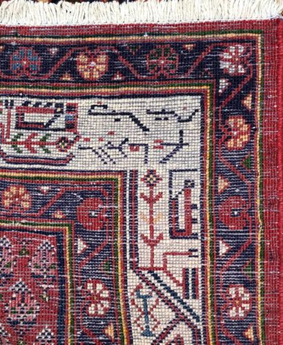 null Tapis d'Iran - Origine Serabend

Velours : laine. Trame : coton

160 x 107 cm...