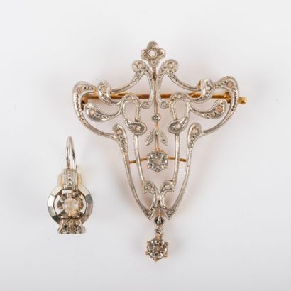 null Broche volute, or 18K et platine , serti de diamants taille rose
on y joint...