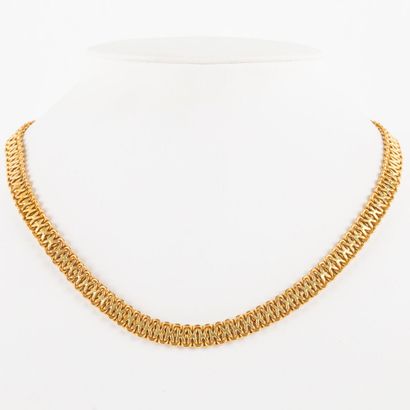 Necklace, flat mesh, 18 K gold 
Weight :...
