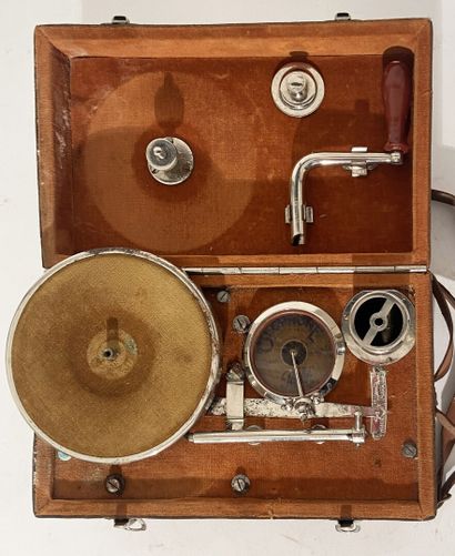 PATHE, Olophone
Portable record player 