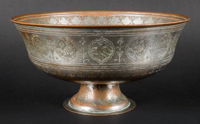 Safavid cup in chased silver-plated copper,...