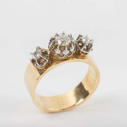 Ring, old cut diamonds, central 0.20 carat,...