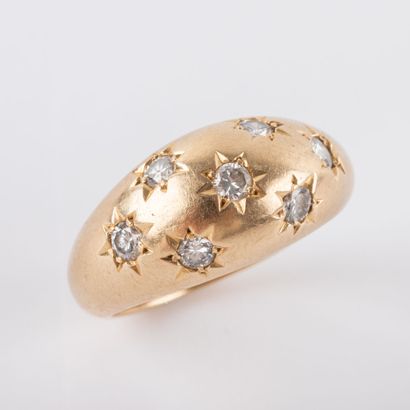 null Ring, brilliant-cut diamonds, approx. 0.50 carat, 18 K gold setting 
Circa 190
Gross...