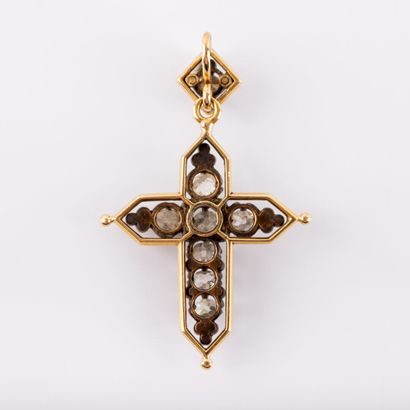 null Cross pendant, old cut diamonds, 0.70 carat approx, 18K gold and enamel setting...