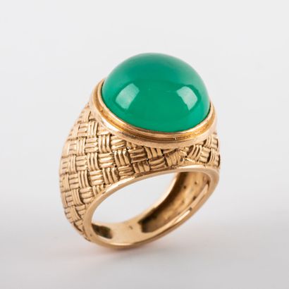 Dome ring, cabochon chrysoprase, textured...