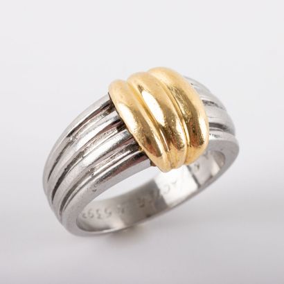 null VAN CLEEF & ARPELS
Steel and 18K gold ring.
Signed and numbered.
Gross weight:...