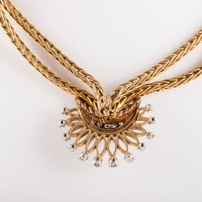 null Double-row 18K gold pendant necklace, palm-tree link and rose-cut diamonds,...