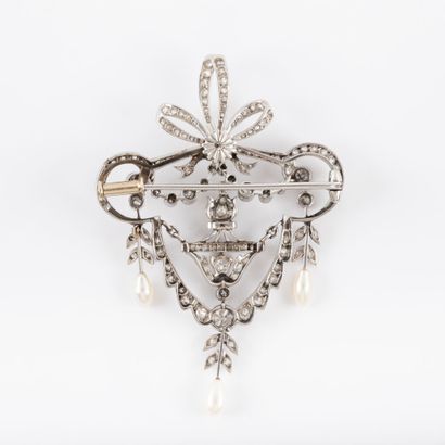 null Noeud" brooch with pendants, old-cut diamonds, rose, pearls, platinum setting...