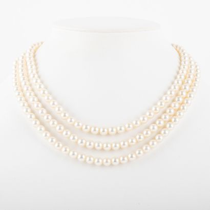 Triple-row choker necklace, cultured pearls,...