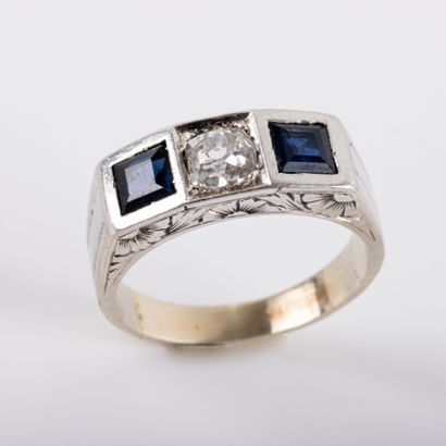 Ring with 0.30 ct old-cut diamond and calibrated...
