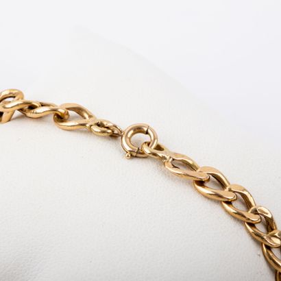 null Bracelet or 18K, maille gourmette
Poids : 4 g. - petits chocs
