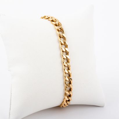 null Bracelet or 18K, maille gourmette
Poids : 4 g. - petits chocs