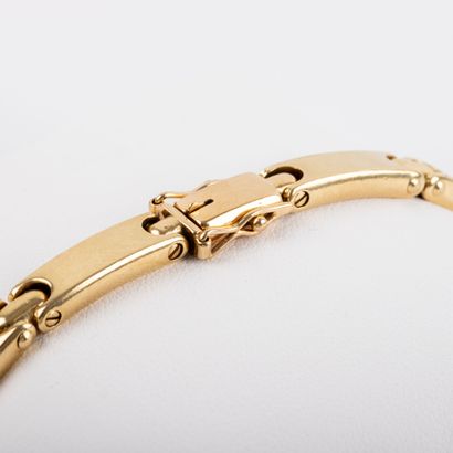 null Bracelet semi-articulé, or 18K, maille fantaisie
Poids : 23.4 g.