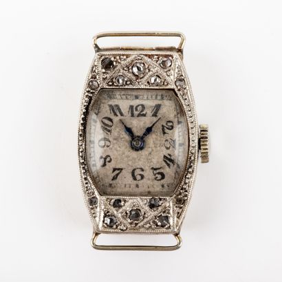 null Boitier montre de dame, 15 mm or gris 18K et diamants taille rose
Vers 1930
Poids...