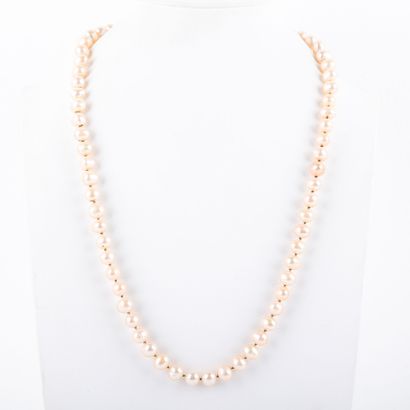 null Sautoir perles baroques, fermoir or 18K
L : 64 cm