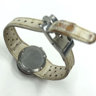null OMEGA - Dynamic
Montre de dame, boitier ellipsoïdal 30 mm en acier, bracelet...