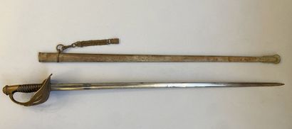 null 1896 cavalry officer's saber, second size, made in Chatellerault in 1906. Nickel-plated,...