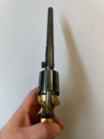 null Italian replica of a Colt 1851 caliber 36 revolver. Functional mechanism. Bronze...