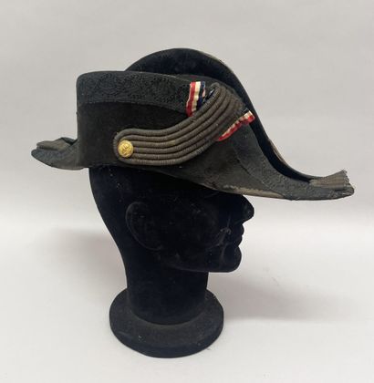 null French Navy bicorne in black taupe. Black gaff decorated with étalinguées anchors....