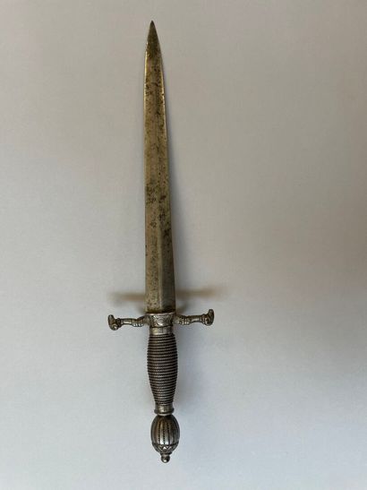 null Strong left hand with ram's head quillons. Viollet-le-Duc period without scabbard....