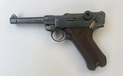 null P08 infantry pistol made by DWM 1913. Single serial number n°5758b. Version...