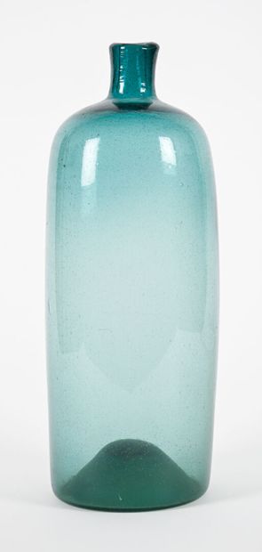 null Bouteille en verre soufflé bleu de "La Grésigne ?".
XVIIIe
H : 30 cm