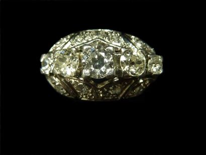 null Bague jarretière en platine serti de diamants taille ancienne et 8/8 de 1,20...