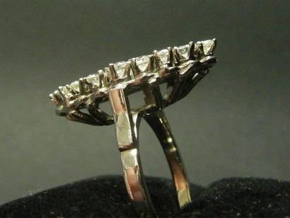 null Bague navette diamants taille brillant 1,20 carat environ, monture or et platine....