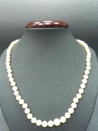null Collier perles de culture en chute 6 à 9 mm de diamètre, fermoir or, diamants,...