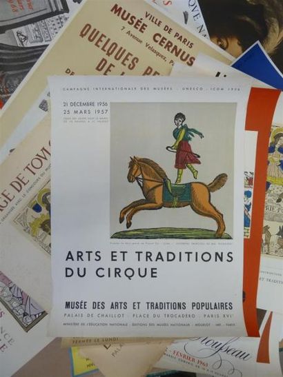 null Lot de 30 affiches - Mourlot et divers : affiches d'expositions diverses : Bibliothèque...