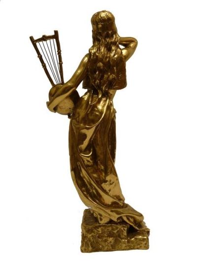 null Emmanuel VILLANIS (1858-1914)
"La bohémienne" 
Bronze doré, signé. 
H : 56 ...