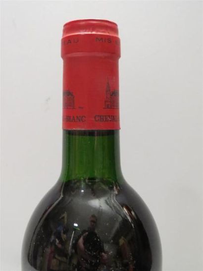 null 1 bouteille Cheval Blanc - Saint Emilion - 1985 (TLB - Etiquette fanée)