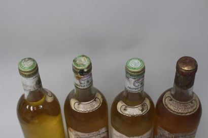 null 4 bouteilles Château Carbonnieux - Graves blanc (3 de 1982 : 1 TLB, 1B, EA -...