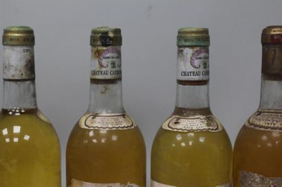 null 4 bouteilles Château Carbonnieux - Graves blanc (3 de 1982 : 1 TLB, 1B, EA -...