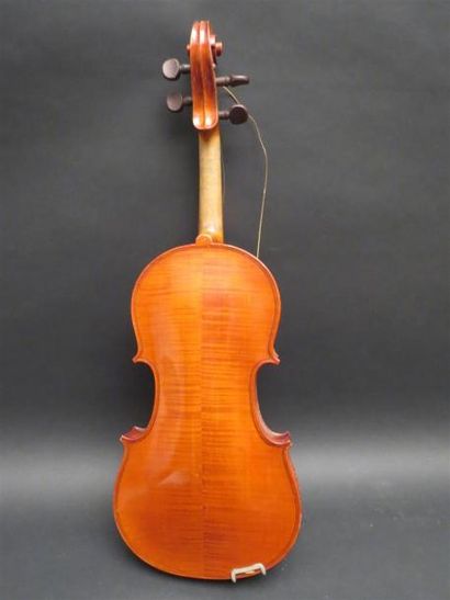 null Violon 4/4. 360 mm. Portant une étiquette "Stradivarius". Mirecourt, Début XXe
(cassure...