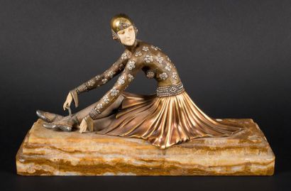 null Demeter H. CHIPARUS (1886-1947)
Tanara
Epreuve chryséléphantine en bronze et...