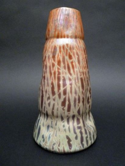 null CLEMENT MASSIER (1844-1917) 
Vase tronconique à double étranglements en céramique...