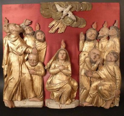 Quatre groupes en bois sculpté doré et polychrome...