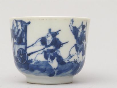null Sorbet en porcelaine bleu blanc
Marque Shou.
Vietniam, fin XVIIIe-début XIXe
H...