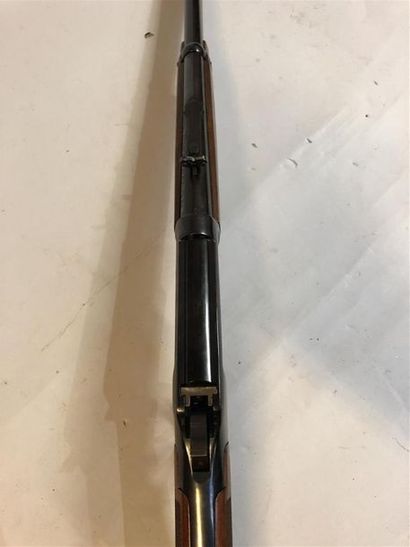 null Carabine Winchester 1894 XTR calibre 375 Winch. Modèle à monture en noyer quadrillé,...