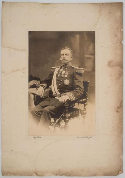 null [AMADE (Albert d')]. Ensemble de 25 portraits photographiques du général Albert...