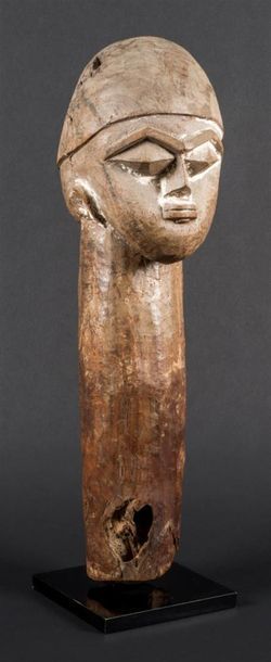null Statue piquet des Lobi
Burkina, milieu XXe
H: 58 cm
Avec certificat de la Galerie...
