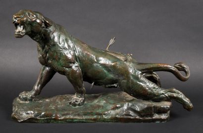 null Charles VALTON (1851-1918)
Lionne blessée
Epreuve en bronze à patine verte,...