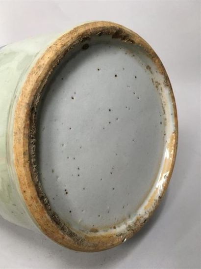 null Vase en porcelaine à décor en camaïeu bleu. 
Chine, fin XIXe
H : 44 cm