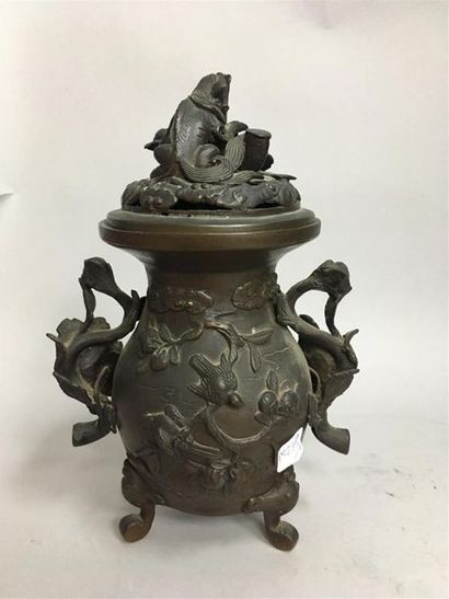 null Vase couvert en bronze. 
Chine
H : 25 cm